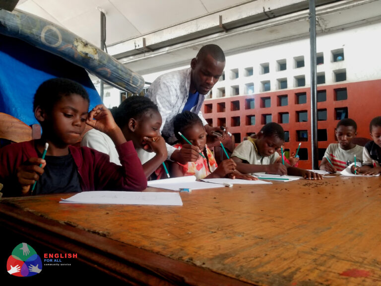 Read more about the article Activité d’art plastique avec les enfants de l’orphelinat Notre Dame de la Divinité Miséricorde Morgane